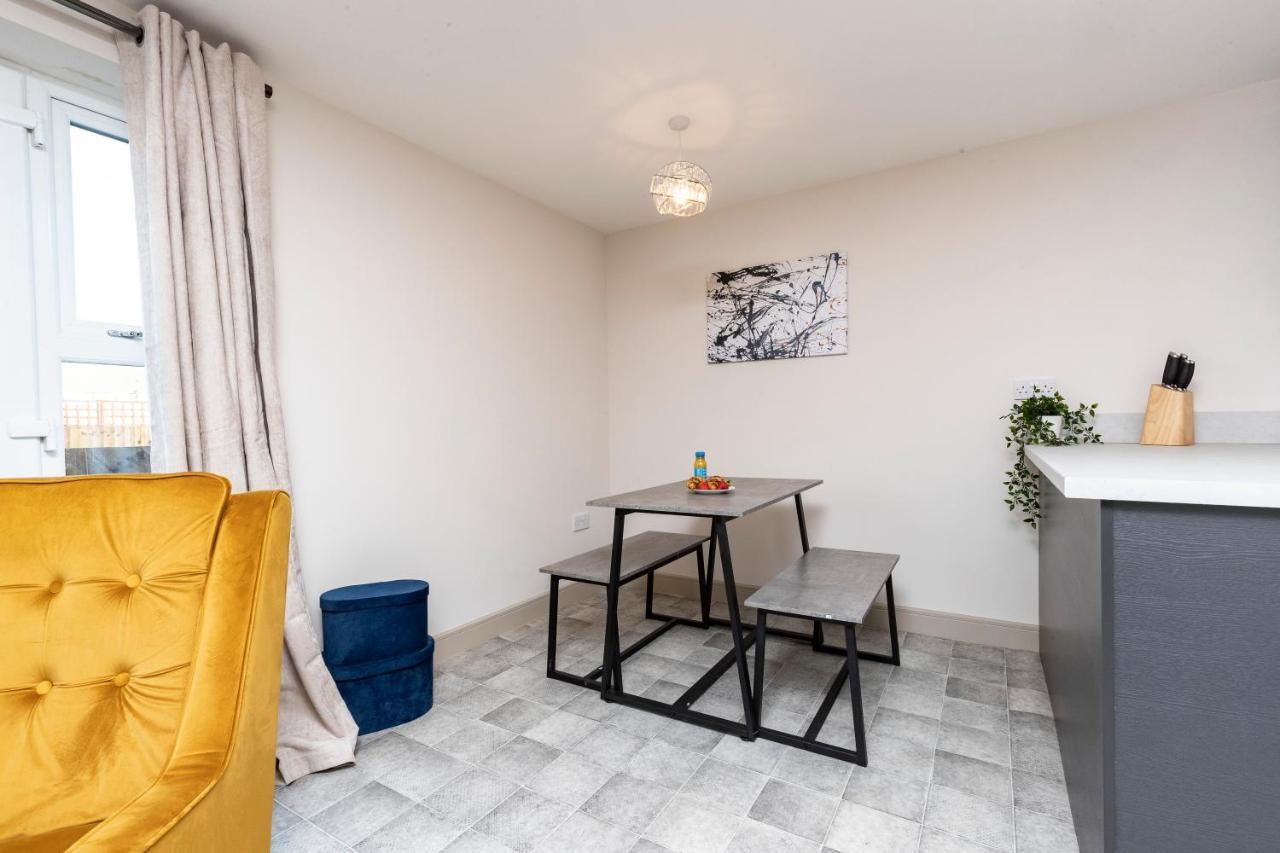 Avery House 2 - Two Bedroom With Outdoor Terrace By Bpne Darlington  Exterior photo